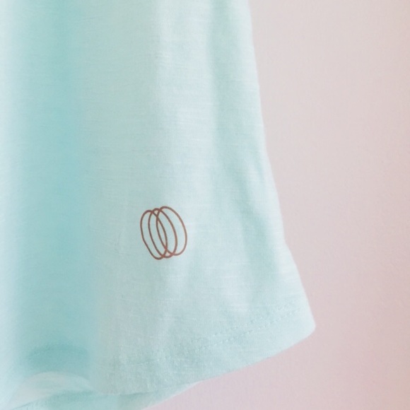 Sea Foam Green Cross Back Workout Tank Top XS - Picture 5 of 5